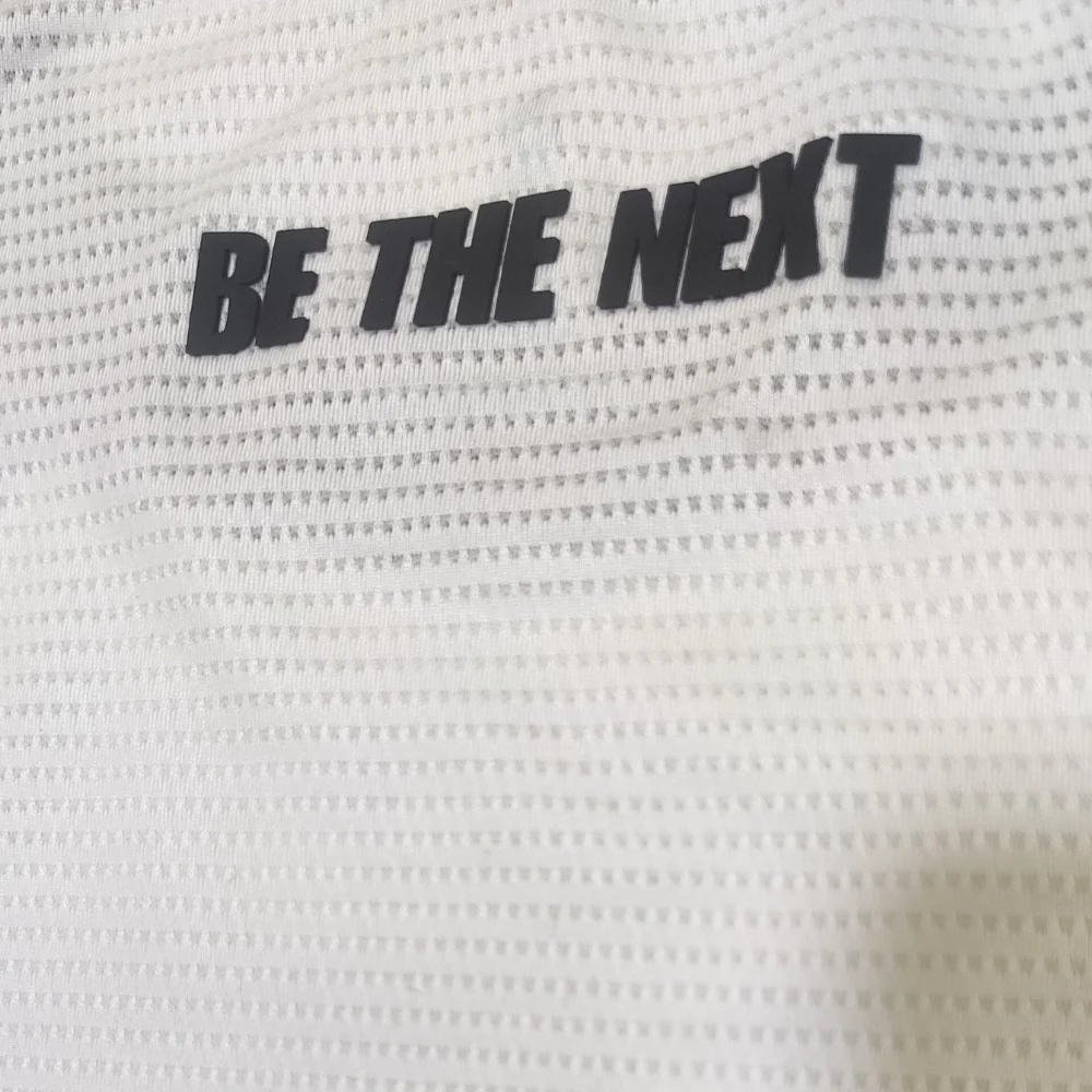 Velocity Mesh Performance Tank